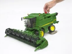 BRUDER 02132 - John Deere Mähdrescher T670i -Spielzeugauswahlgeschäft bruder 02132